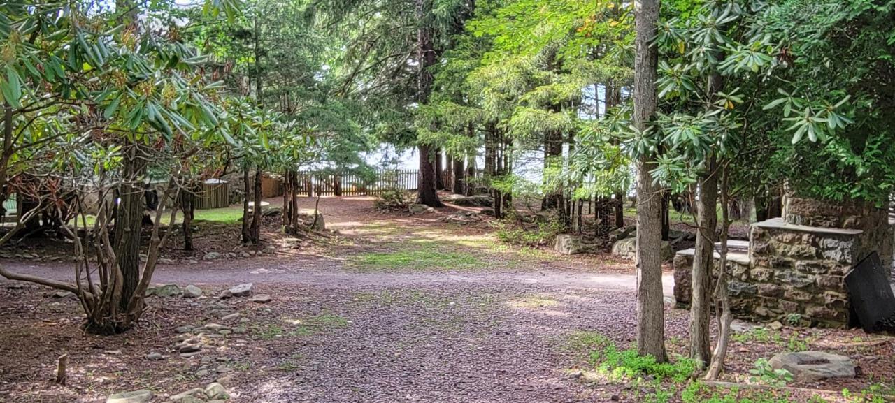 5 Bdr Cabin Game Rm Large Deck Fireplace Firetable Lake Harmony Exterior photo